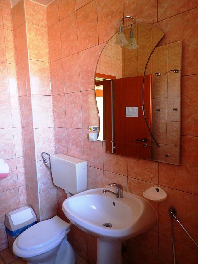 Vila Zuela Buzias Bagian luar foto